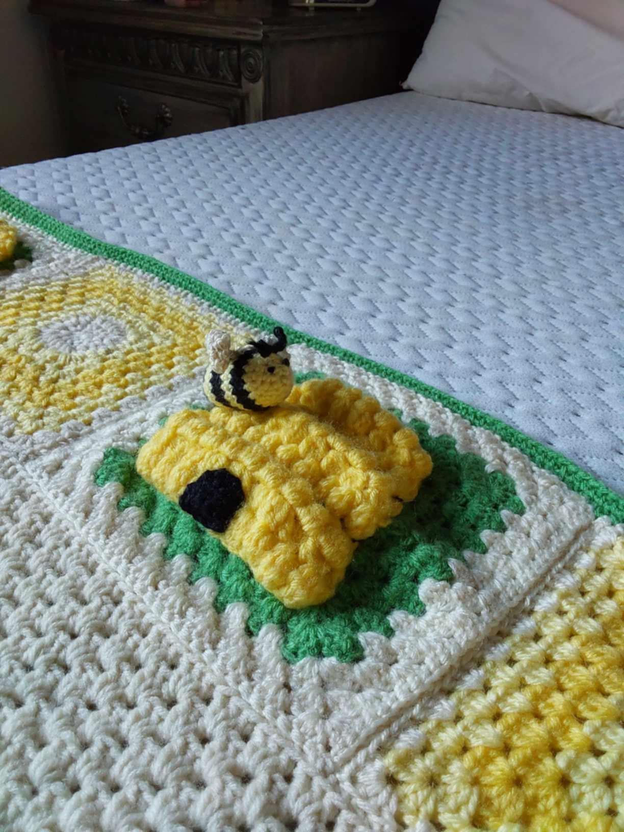 Crocheted Bumblebee baby blanket